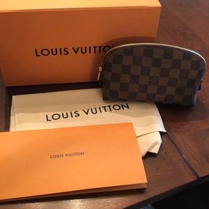 💯 Authentic Louis Vuitton Cosmetic Pouch